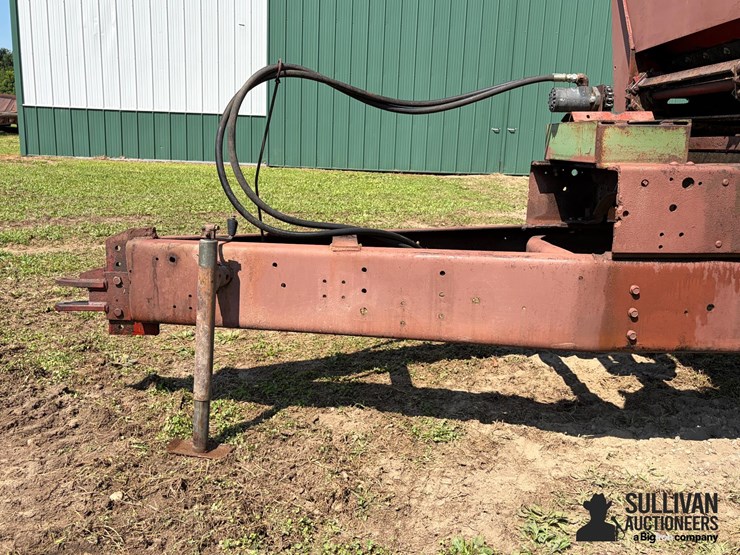 highway-equipment-company-l-70-11-8-ton-lime-spreader-image-10