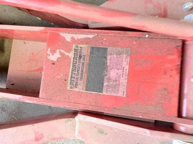 pittsburgh-2,000-lb-low-profile-transmission-jack-image-2