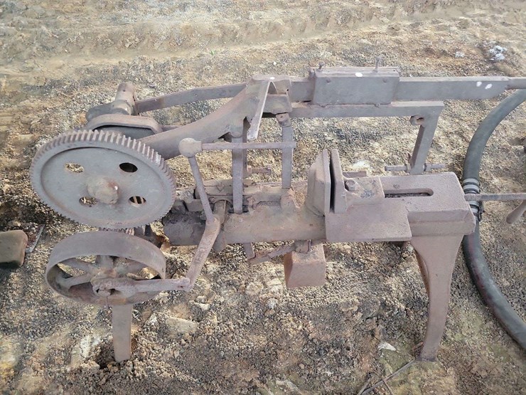 milford-band-saw-image-4