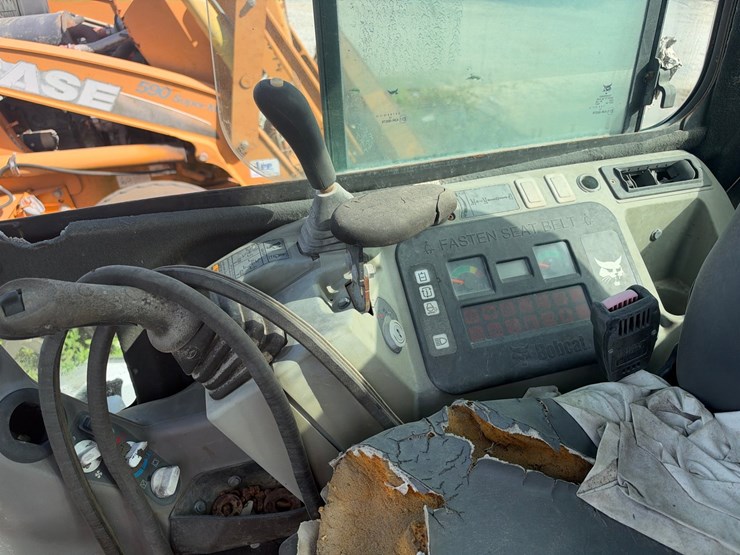#89-•-2010-bobcat-mini-excavator-image-8