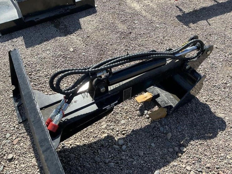 2026-giyi-backhoe-arm-for-skid-steer-image-5