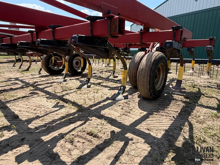 case-international-4200-flcu-soil-finisher-image-17
