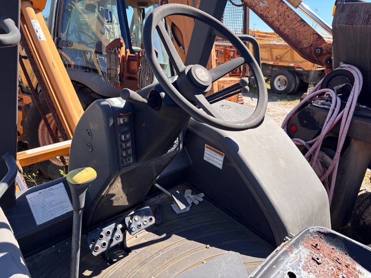 #41-•-case-588g-series-3-rough-terrain-forklift-image-8
