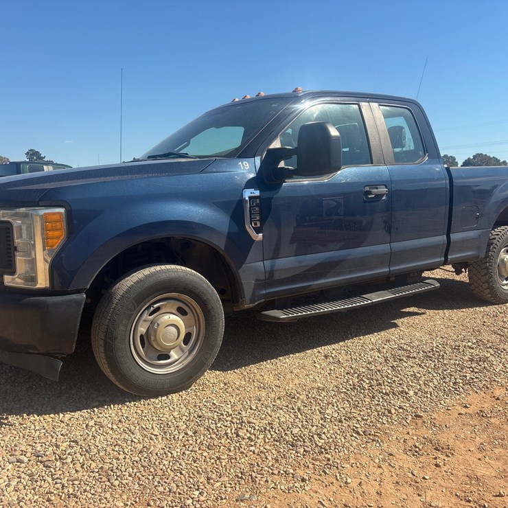 #9032 • 2017 Ford F-250 XL
