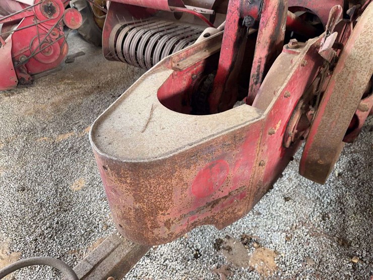 mccormick-56-t-square-baler-image-6