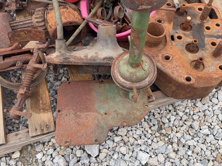 pallet-of-miscellaneous-parts.-image-15