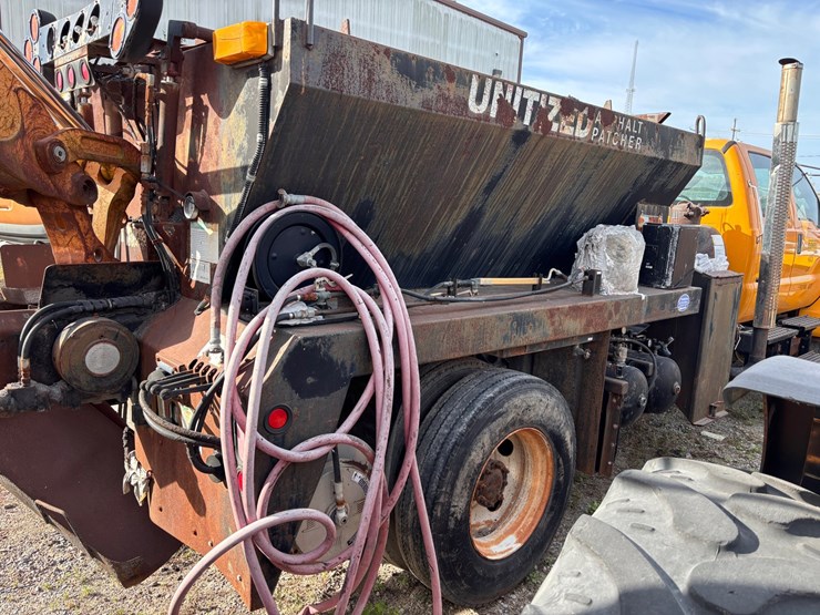 #49-•-ford-f-750-super-duty-unitized-asphalt-patcher-truck-image-4