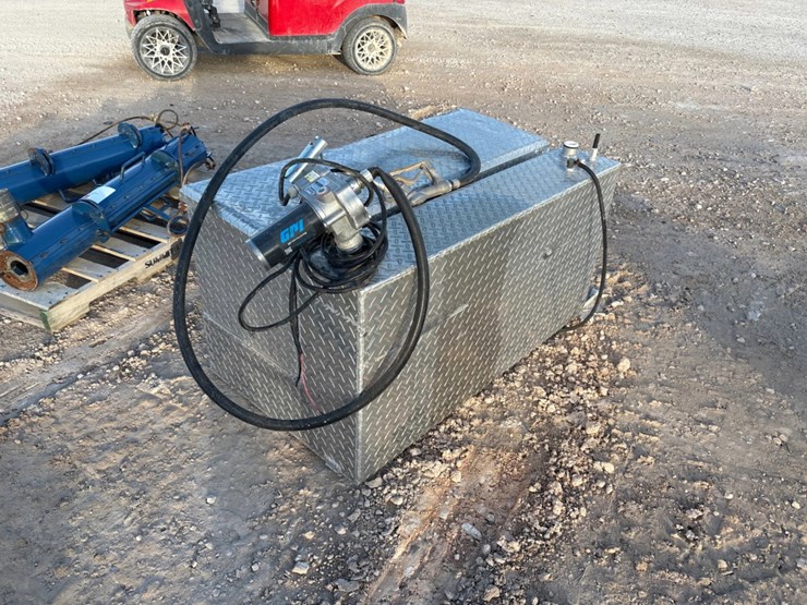 rds-75-gallon-fuel-tank/toolbox-combo-image-1