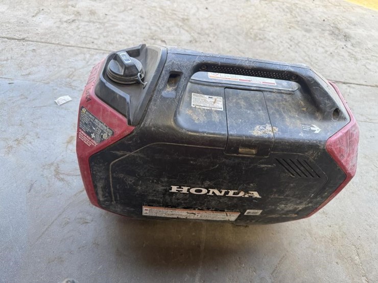 honda-eu3200i-generator-image-2