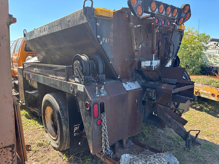 #23-•-ford-f-750-pb-loader-unitized-asphalt-patcher-truck-image-4