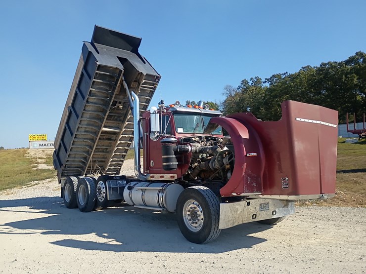 #27067-•-1984-kenworth-w900-tri-axle-dump-truck-image-23