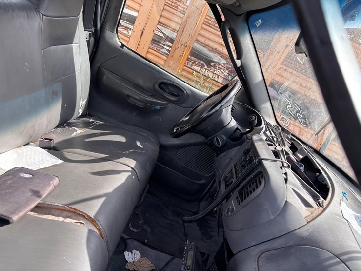 #55-•-ford-f-150-regular-cab-pickup-truck-image-5