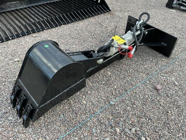 2026-giyi-digging-arm-for-stand-up-skid-steer-image-1