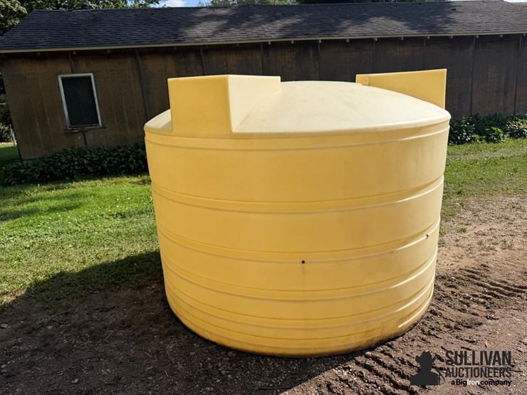 1,300-gal-poly-tank-image-11