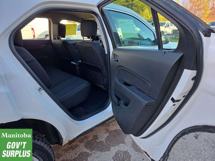 2015-chevrolet-equinox-image-28
