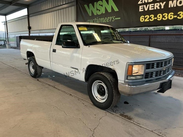 2000-chevrolet-silverado-1500-p/u-image-2