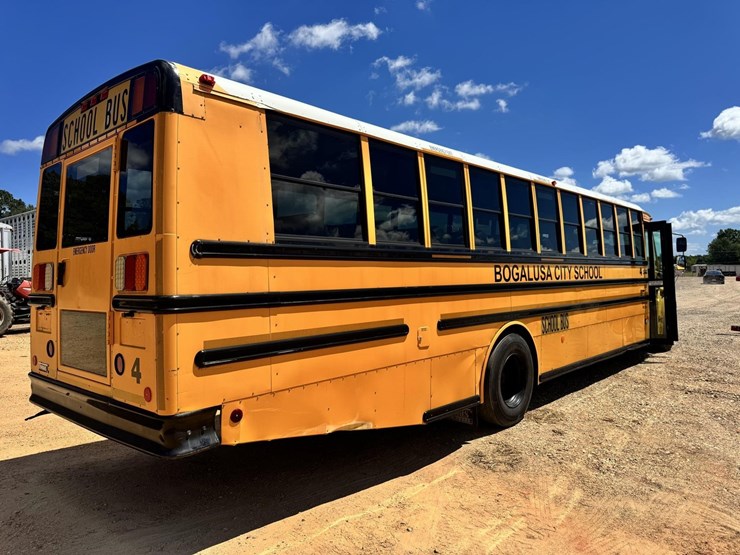 #278-•-2010-freightliner-b2-bus-image-5