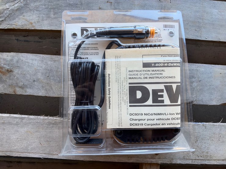 #19-•-dewalt-7.2v-18v-1-hour-vehicle-charger-image-2