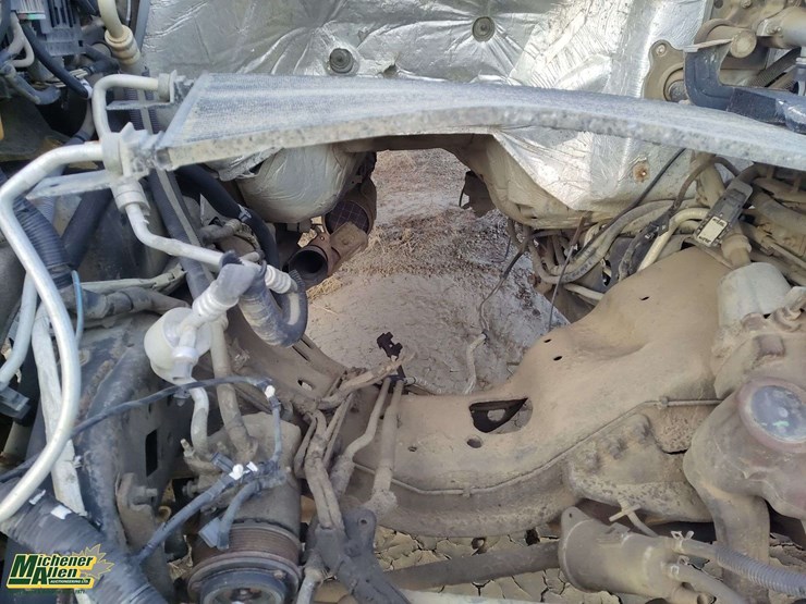 non-operable-2015-ford-f-550-super-duty-s/a-cab-&-chassis-image-23