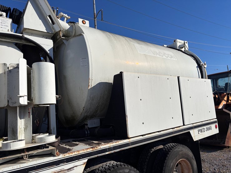 #5-•-2012-international-workstar-7400-vac-con-vacuum-truck-image-14
