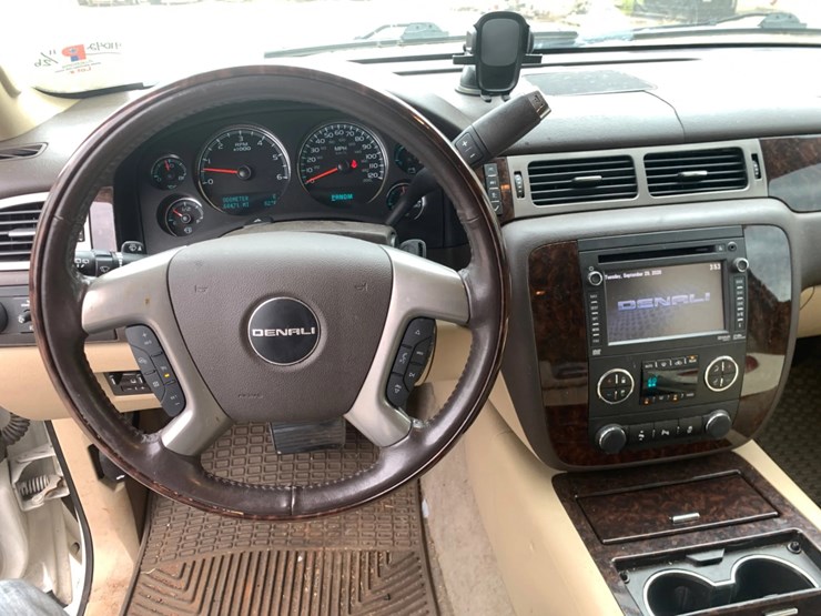 2014-gmc-denali-yukon-image-10