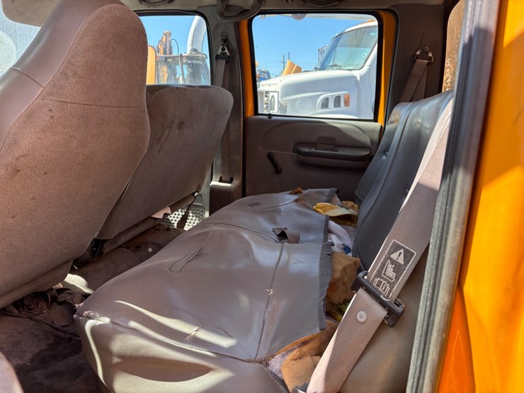 #37-•-2010-ford-f-750-super-duty-utility-truck-with-auto-crane-image-13