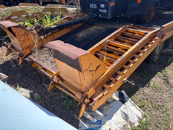 #31-•-tandem-axle-equipment-trailer-image-5