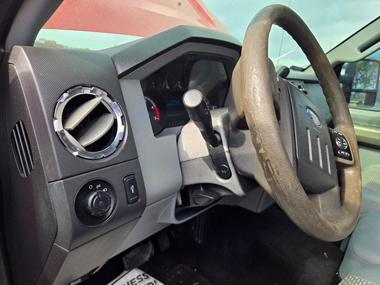#27076-•-2011-ford-f-350-pickup-truck-(nonrunner)-image-31