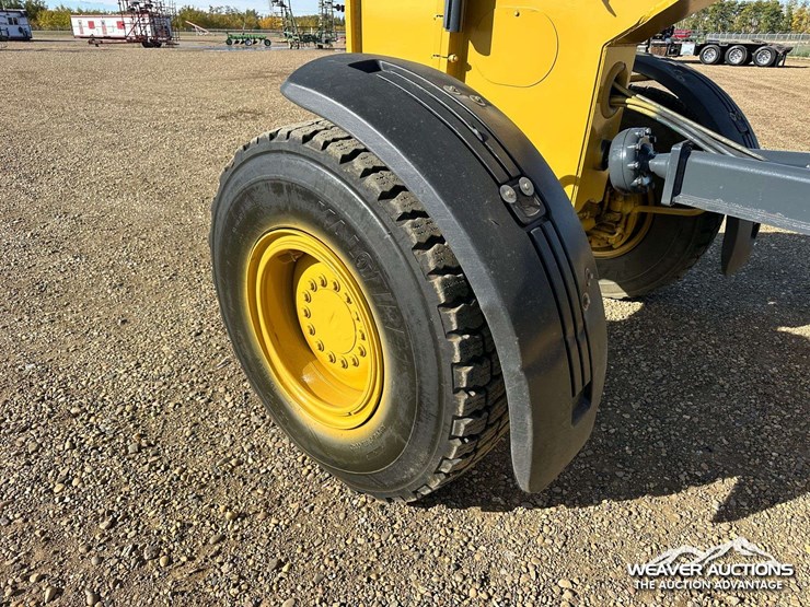 2011-john-deere-772g-awd-motor-grader-image-25