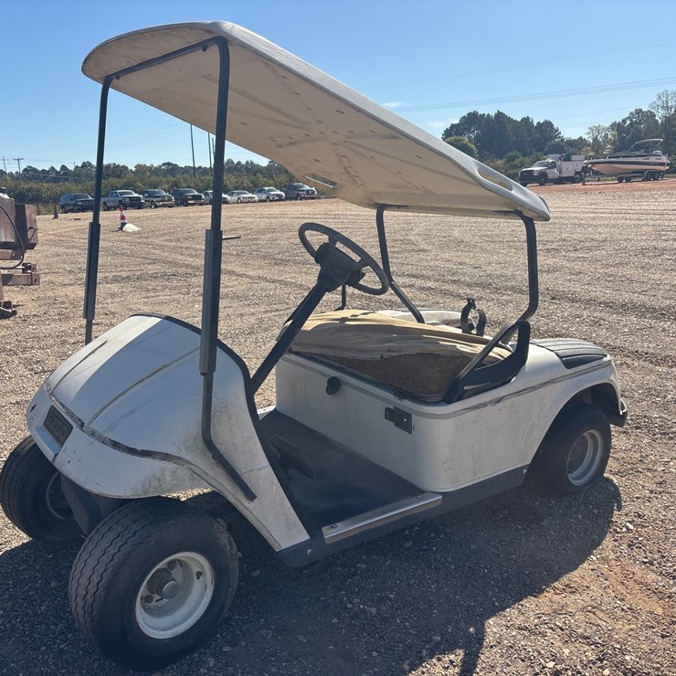 #9025 • Ez-Go Gas Golf Cart