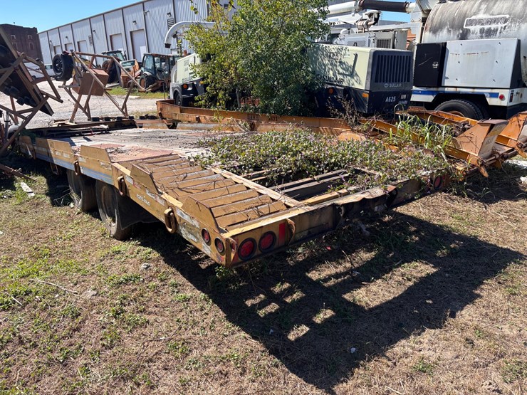 #30-•-eager-beaver-flatbed-equipment-trailer-image-6