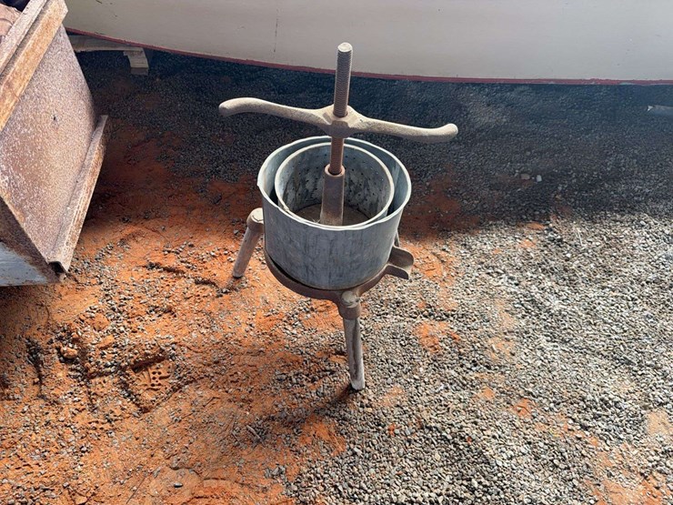 wine-press-image-1