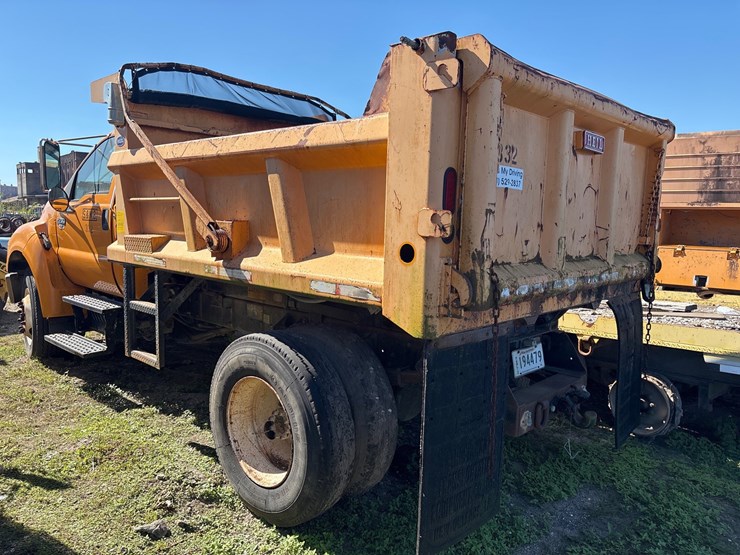 #20-•-2006-ford-f-750-super-duty-dump-truck-image-4