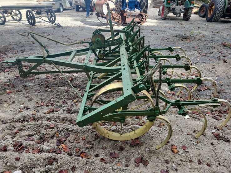 john-deere-chisel-plow-image-4