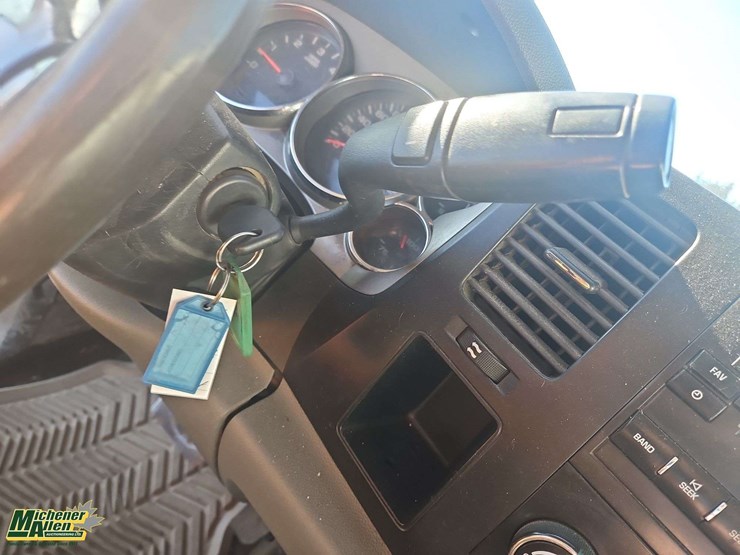 2014-chevrolet-silverado-3500hd-cc-4x4-s/a-deck-truck-image-18
