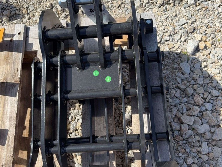 mini-excavator-grapple-attachment-image-1