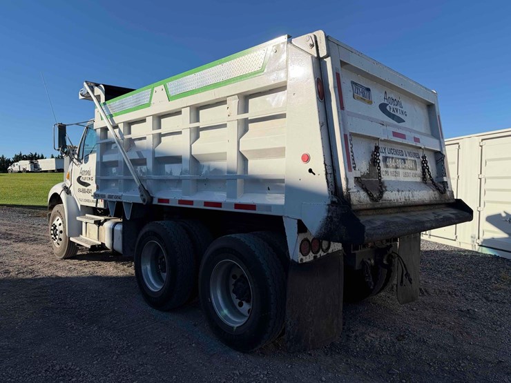 2006-sterling-acterra-tandem-axle-dump-image-11