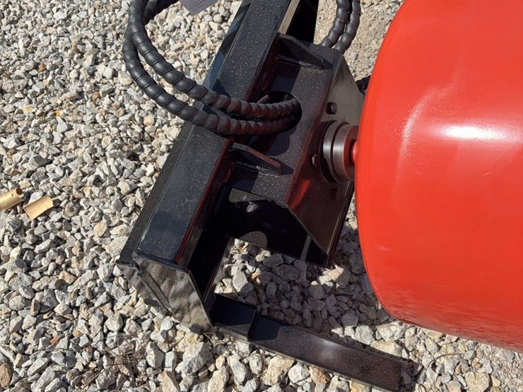hydraulic-concrete-mixer-mini-skid-steer-attachment-image-4