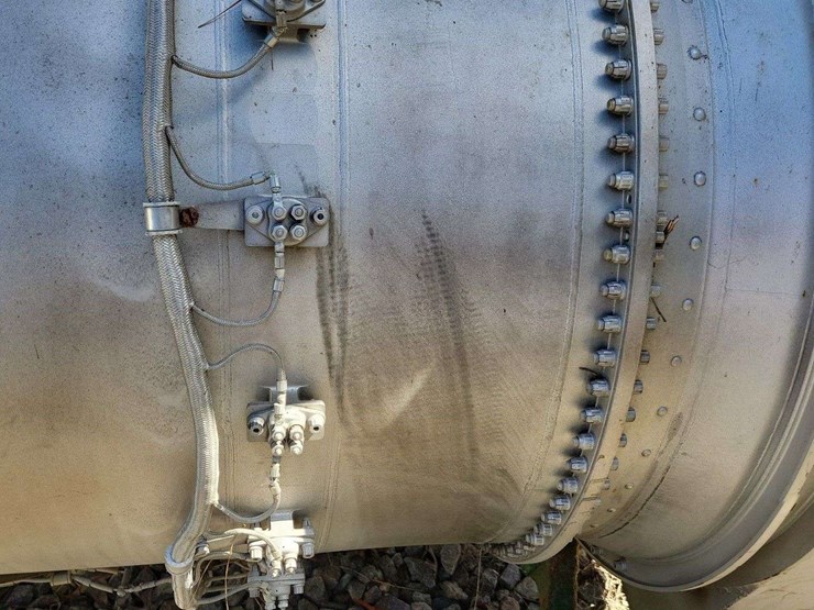 jet-engine-pulling-tractor-image-25
