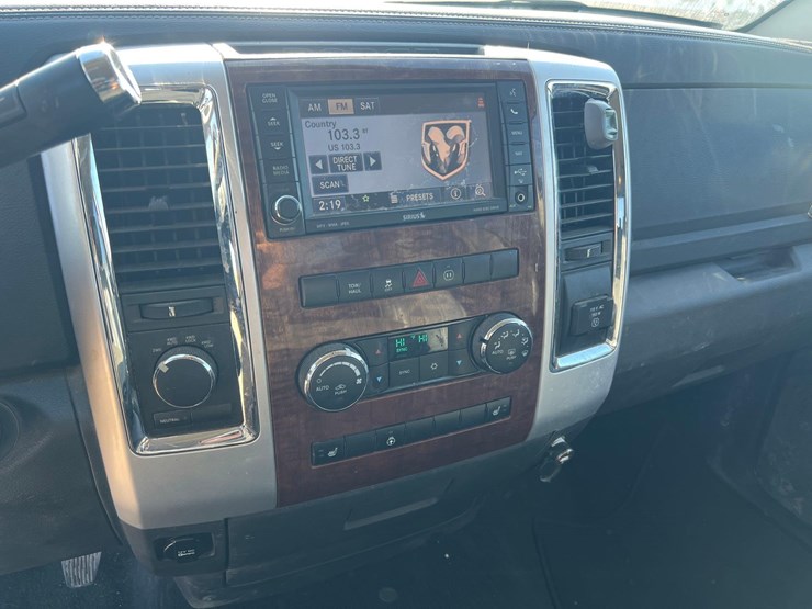2012-dodge-ram-1500-laramie-pickup-image-16