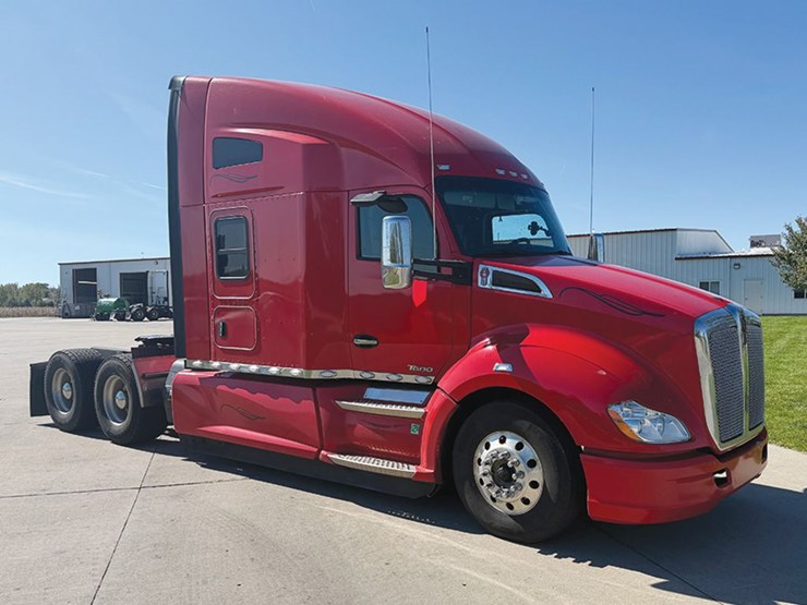 2021-kenworth-t680-image-1