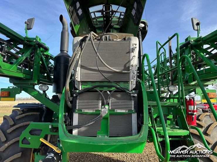 2014-john-deere-r4030-4x4-high-clearance-self-propelled-sprayer-image-82