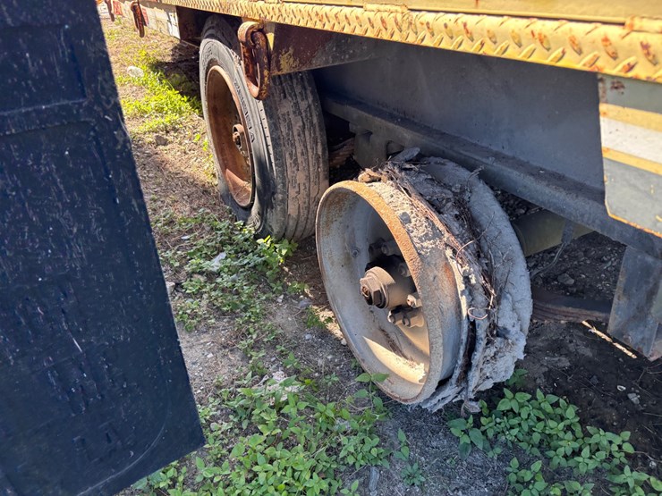 #21-•-interstate-tandem-axle-flatbed-trailer-image-5