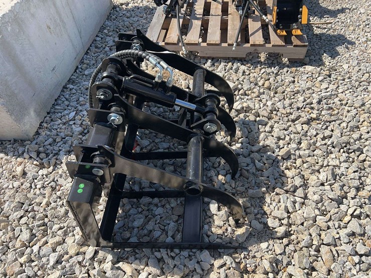 mini-skid-steer-root-grapple-attachment-image-2