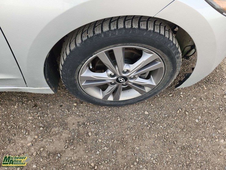 2018-hyundai-elantra-4dr-sedan-image-28