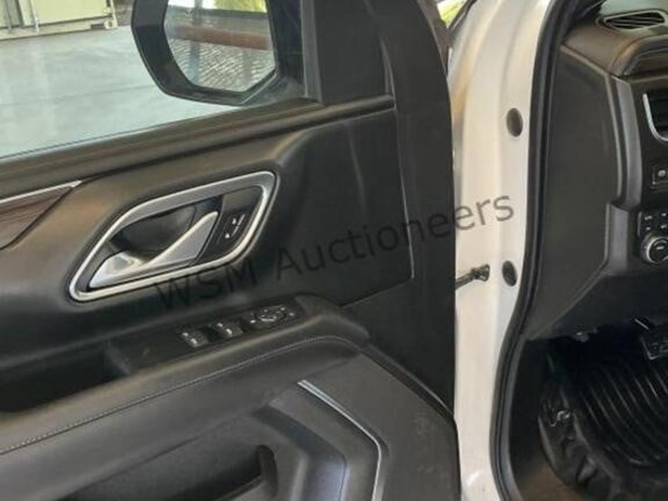 2021-chevrolet-tahoe-suv-image-22