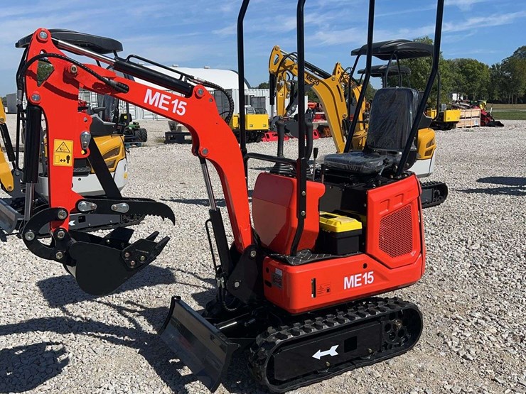 mini-excavator-me15-image-1