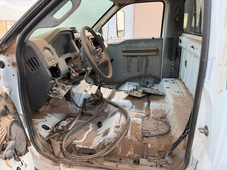 2013-ford-super-duty-pole-truck-image-9
