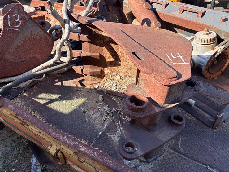 #14-•-24"-excavator-bucket-image-1