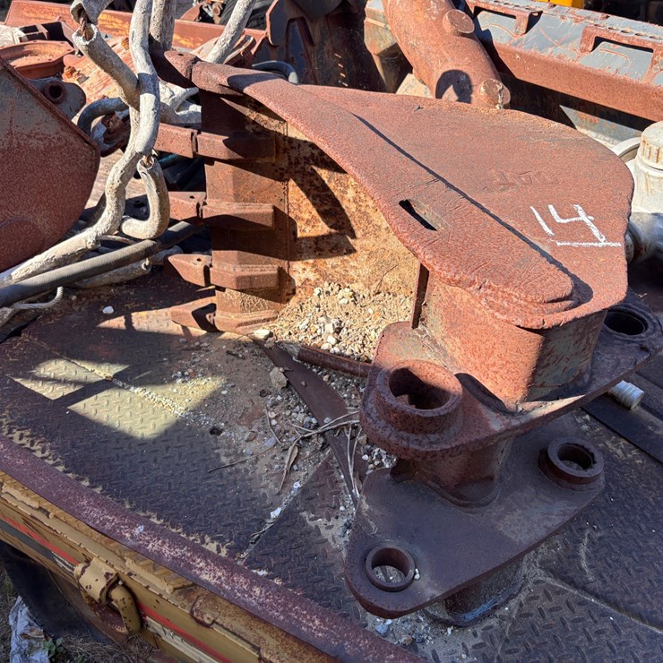 #14 • 24" Excavator Bucket